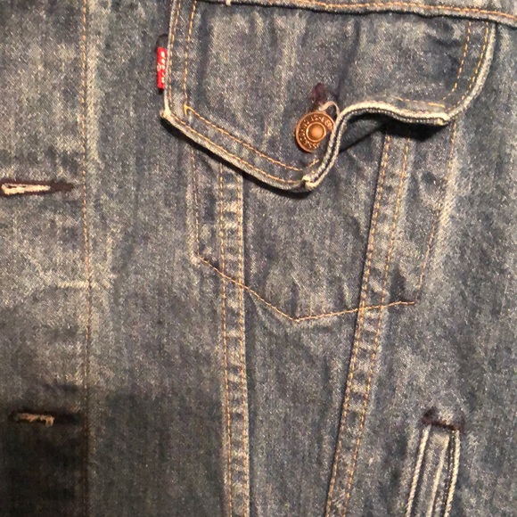 Levi’s large men’s denim jacket - Picture 3 of 4